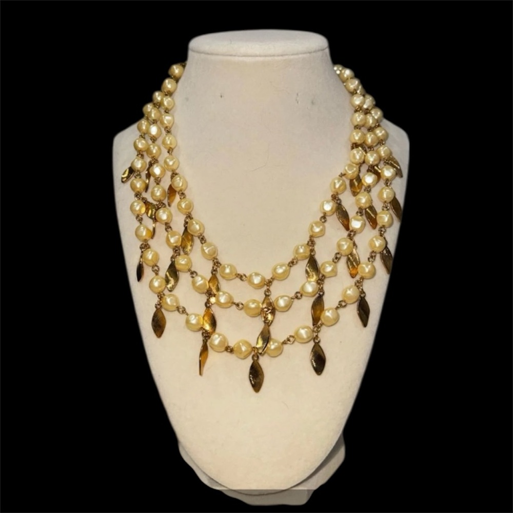 Luxurious Gold and Cream Pearl Necklace